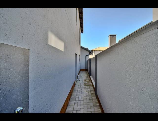 3 BEDROOM TOWNHOUSE FOR SALE IN MONTANA